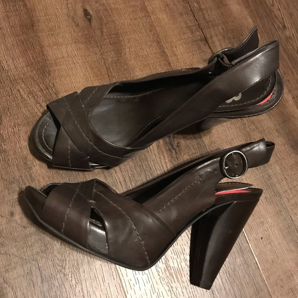 Gianni Bini peep toe platform heels